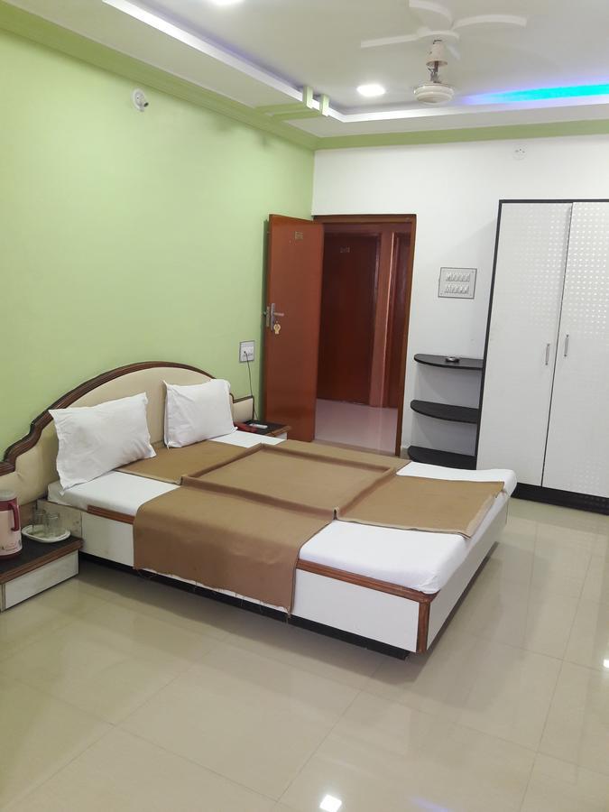 Hotel Sahara Palace Бхудж Экстерьер фото