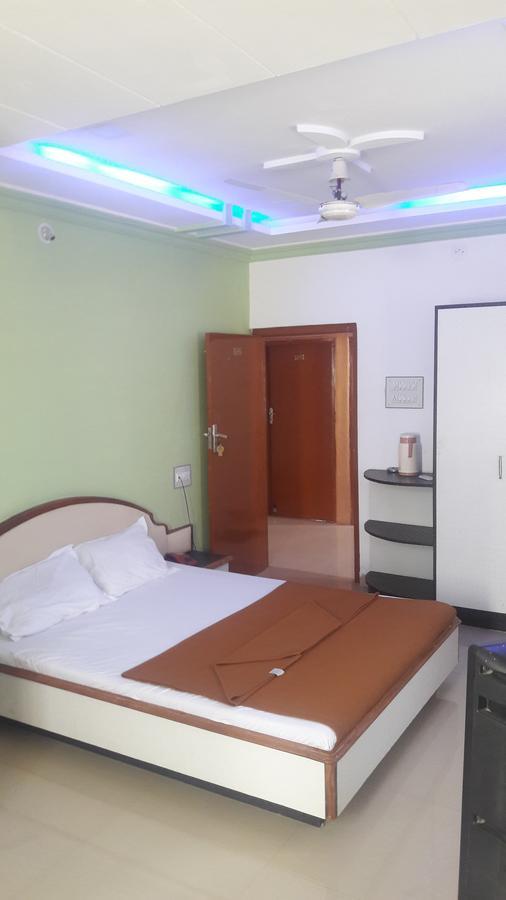 Hotel Sahara Palace Бхудж Экстерьер фото