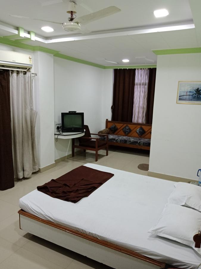 Hotel Sahara Palace Бхудж Экстерьер фото